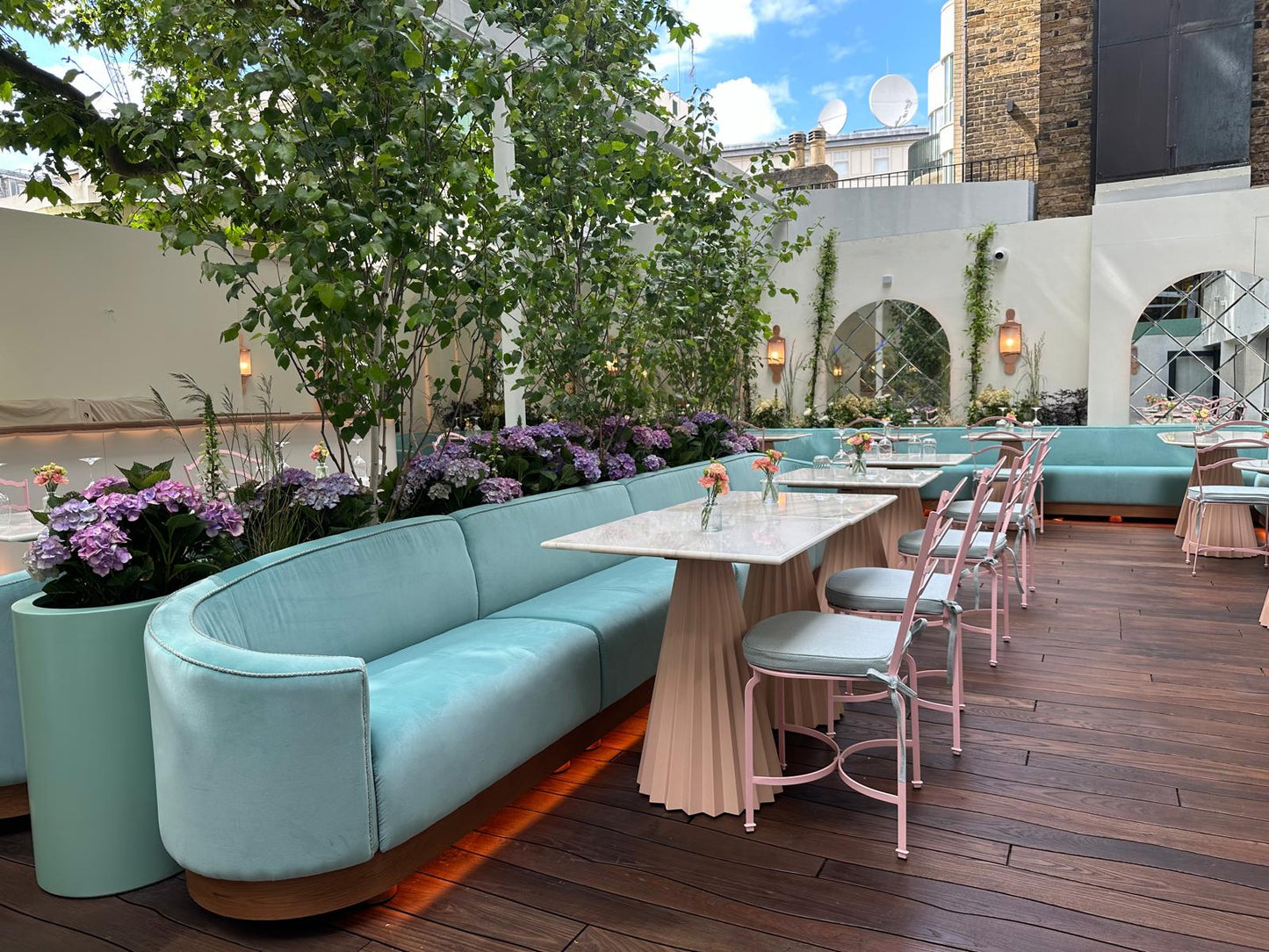 Aluminium Folded Powder Coated Trough Planter