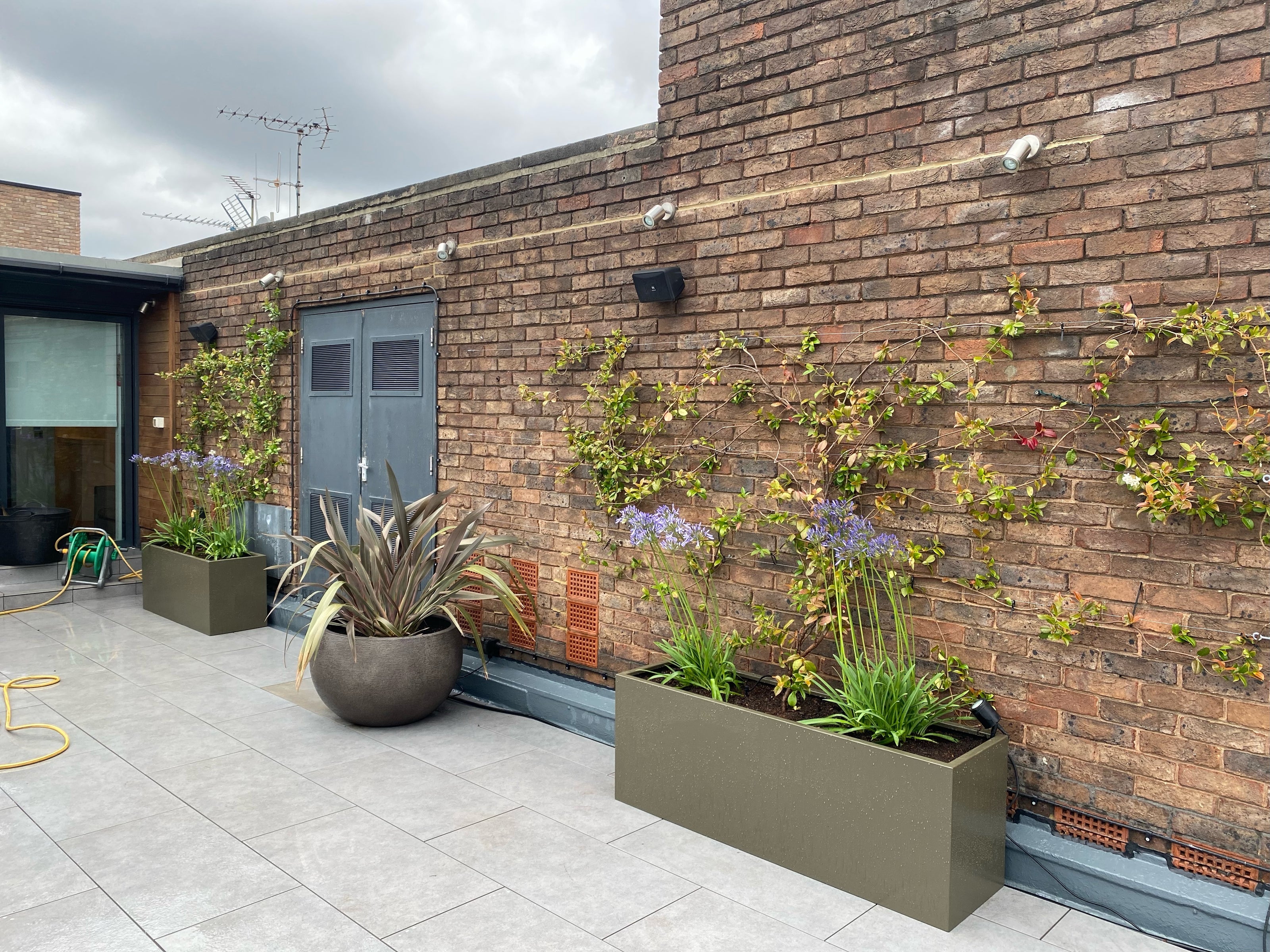 Modern powder coated aluminium planters